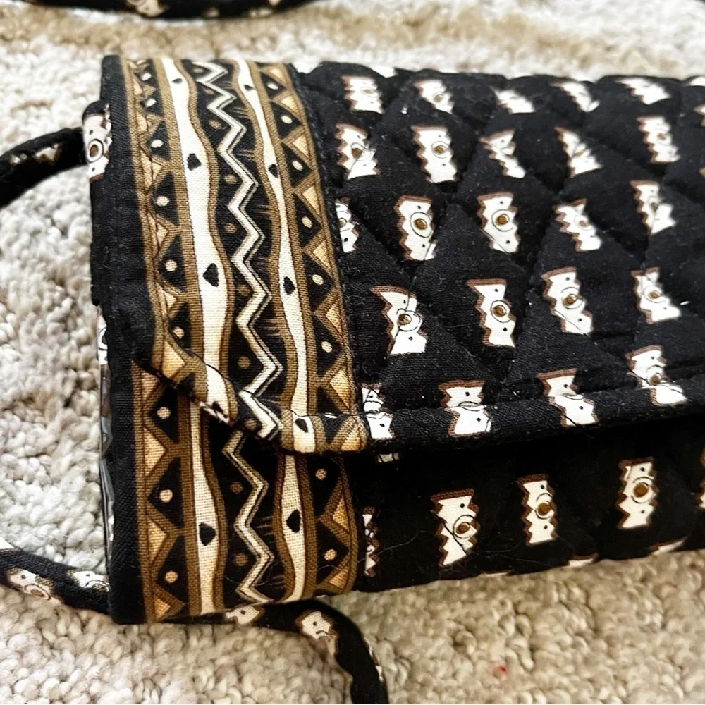 Vera Bradley Crossbody Wallet Tri-Fold Zebras Clutch Travel Vacation Black - Picture 2 of 8